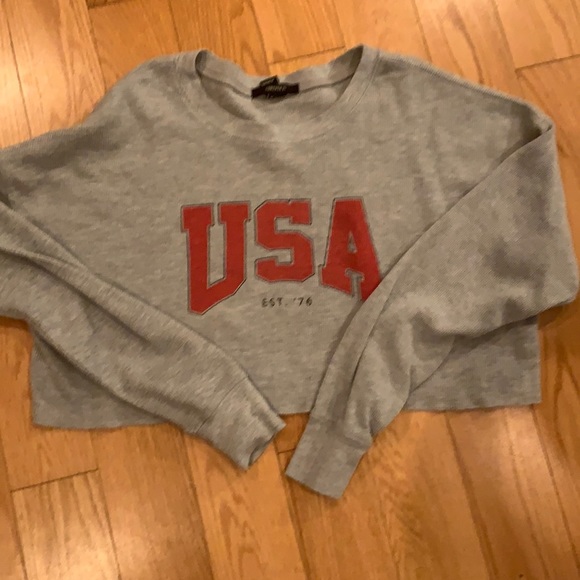 This is a Forever 21, long sleeve airy thin comfy long sleeve/ layering piece… - Picture 1 of 5